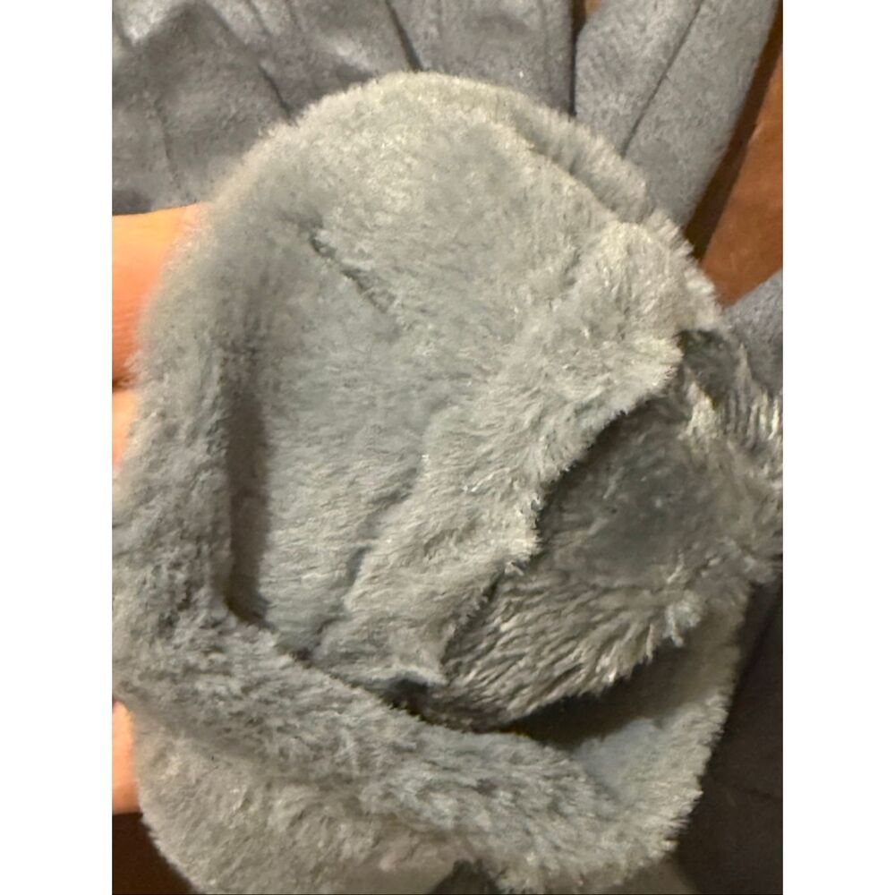 Grey Warm Winter Touchscreen Gloves - Faux Suede - Picture 6 of 6